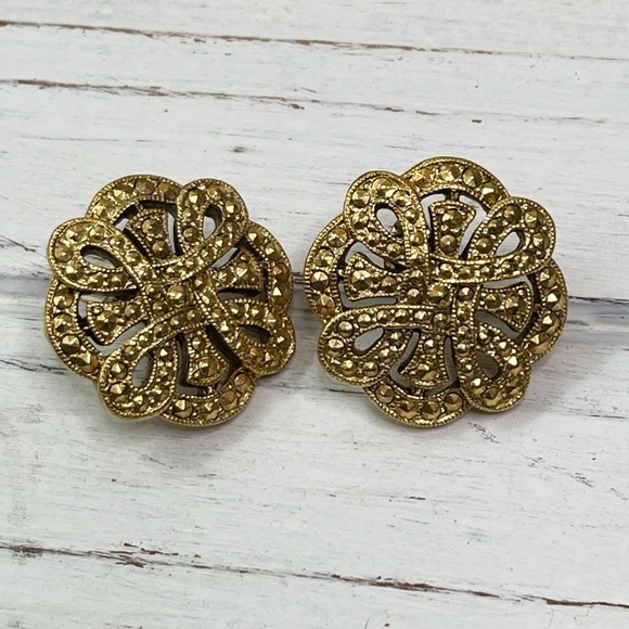 Vintage Earrings Round Gold Yellow Metal - Picture 2 of 5